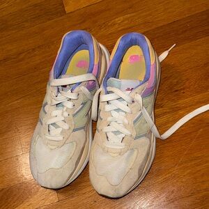 New Balance® Unisex Suede 57/40 Sneakers / 9H MEDIUM / CALM TAUPE/ VIBRANT APRI